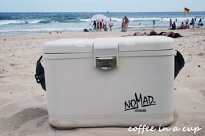 Nomad Cool Box sur la plage